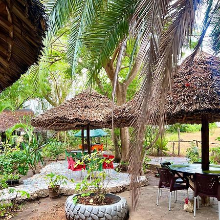 Papillon Garden Bar Villas Bamburi Exterior foto