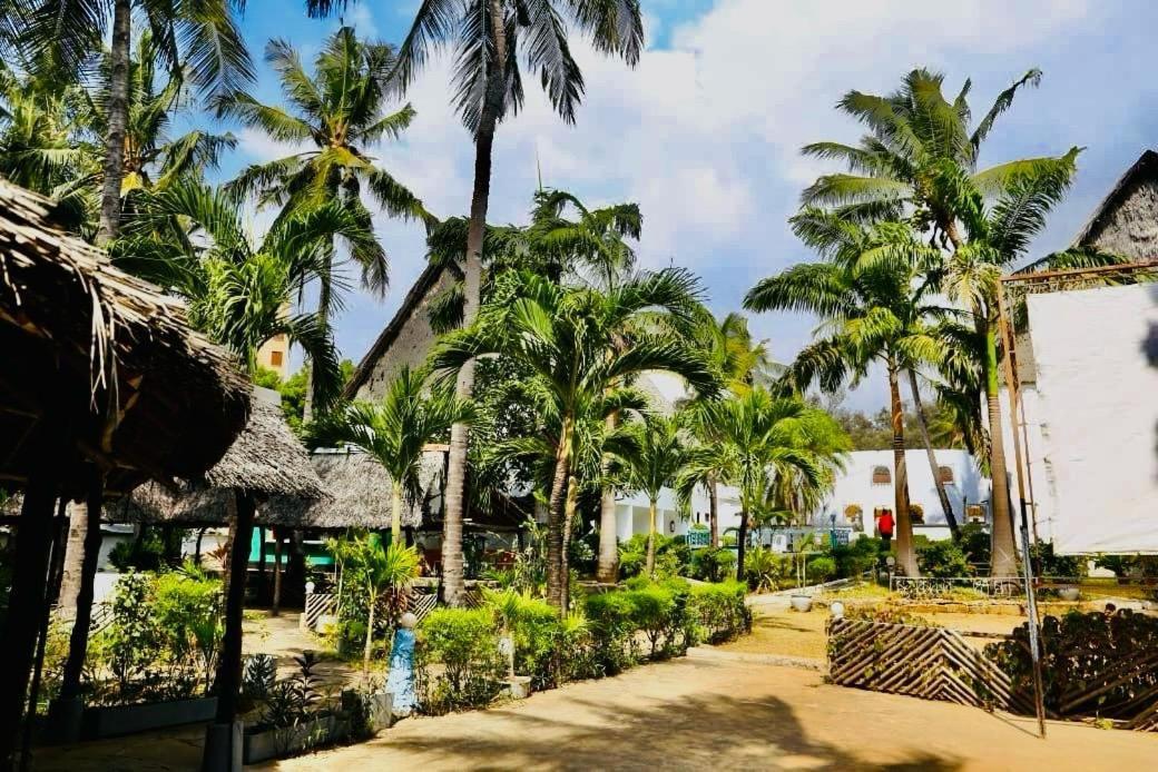 Papillon Garden Bar Villas Bamburi Exterior foto